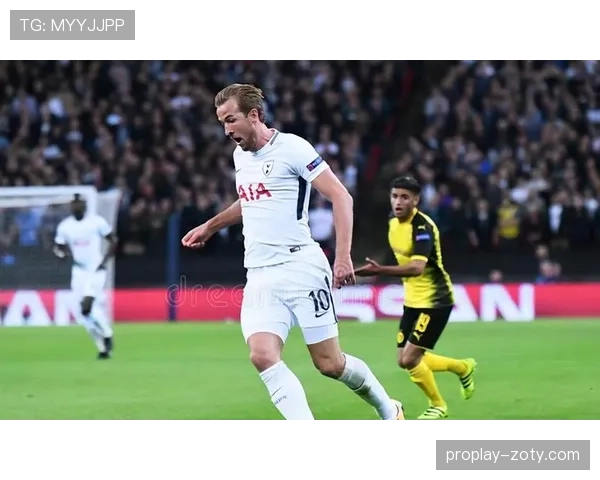 凯恩与本泽马：全能中锋的战术功能与进攻参与机制对比