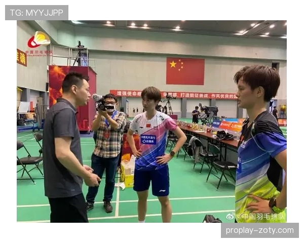 陈雨菲训练间隙戴着钻石手链，感觉这气场，赚得也太不简单了吧？